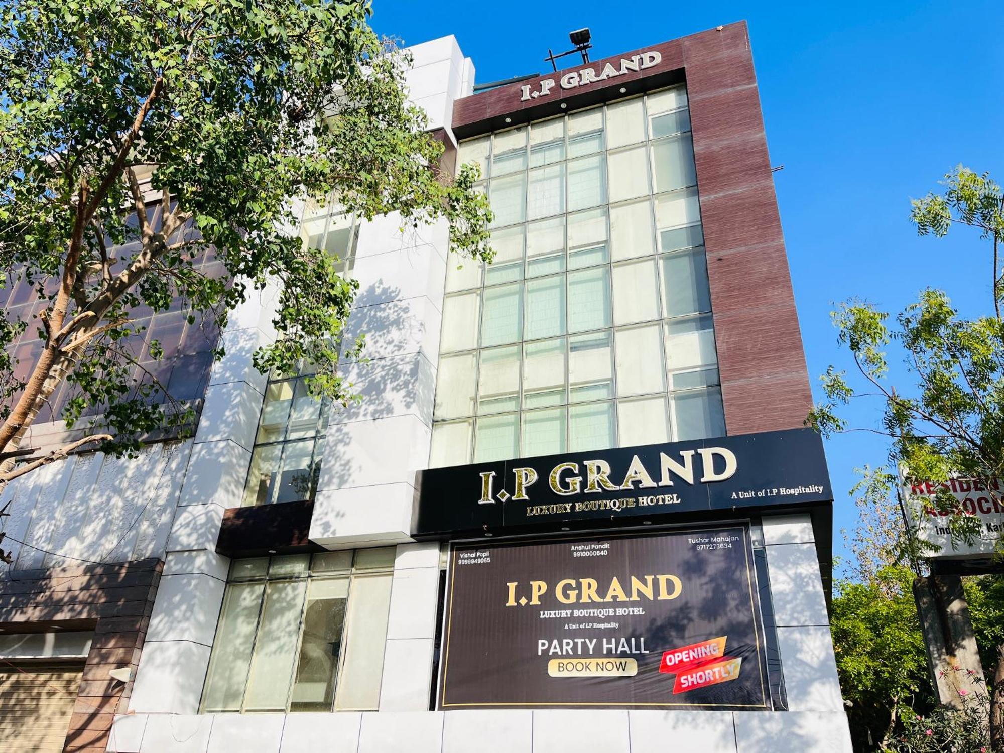 Hotel Aura Ip Grand Karkardooma Metro Station New Delhi Couple Friendly ภายนอก รูปภาพ